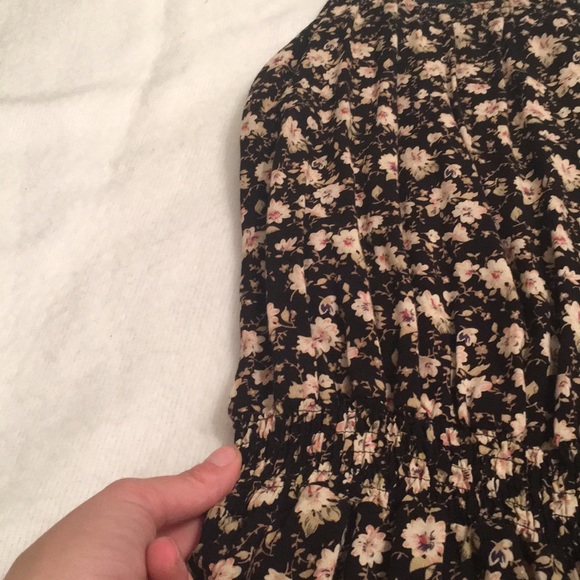 Floral Romper - Picture 2 of 5